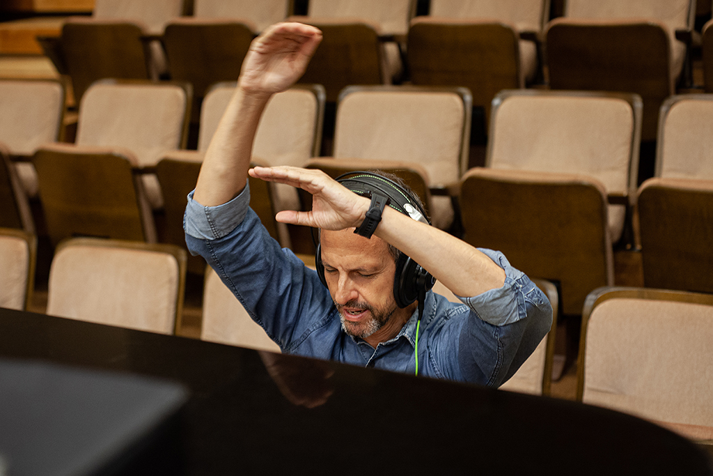 Foto de Borja Ramos grabando «Terrario»